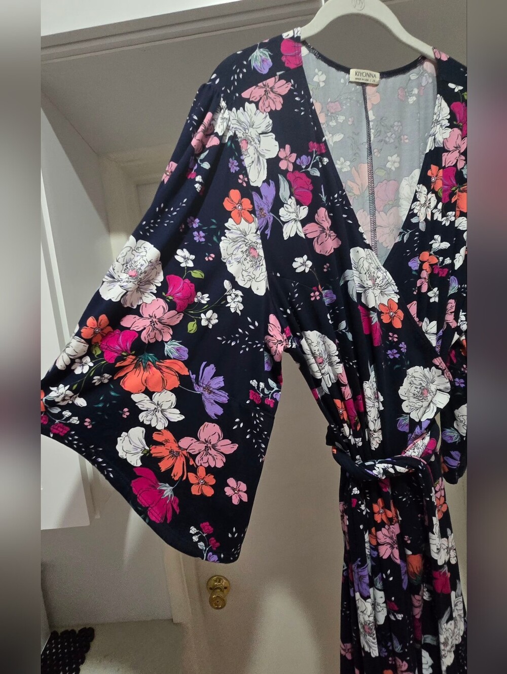 Kiyonna Gemini Floral Wrap dress w/ Kimono Sleeves, Navy, Pink & White 2x/18-20 - Picture 8 of 16